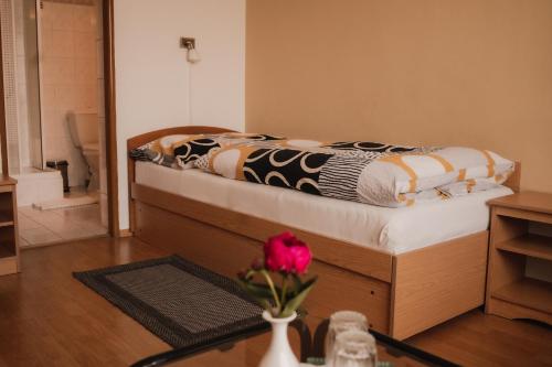 2 twin beds