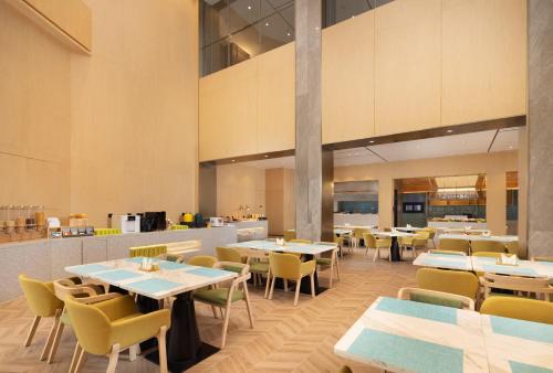 Home2 Suites by Hilton Beijing West Station – Beijing, NY