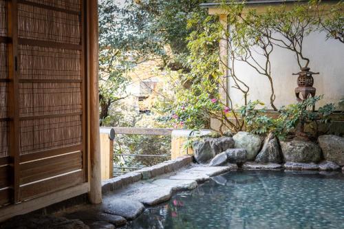 Open air bath, Senkei Plaza in Hakone