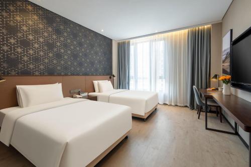 Superior Twin Room image 4