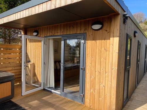 ทัศนียภาพภายนอกโรงแรม, Beechnut Lodge with Hot Tub in นิวโบ่