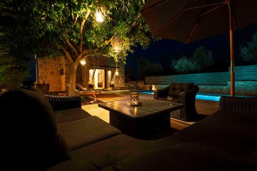 Peroulia Stone Villa Koroni - Grece, Peloponnese in Koroni Town Center