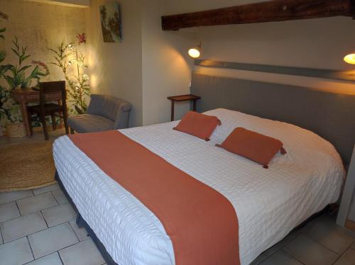 2 twin beds