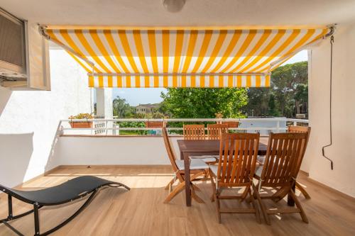 Two-Bedroom Deluxe Apartment with Garden View