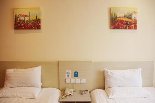 Hanting Hotel Xiangjiang Road Qingdao Hanting Express Xiangjiang Road Qingdao is conveniently located in the popular Huangdao area. The hotel offers guests a range of services and amenities designed to provide comfort and convenience. Tak