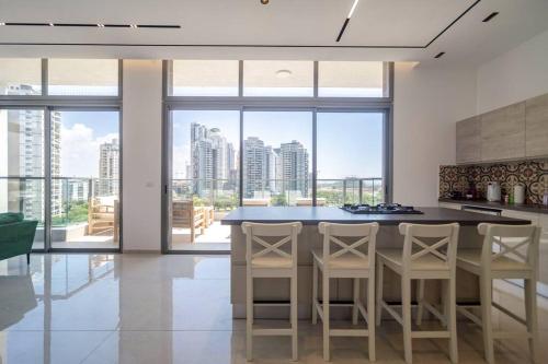 Instalações, Luxury penthouse Bat -yam in Bat Yam