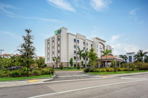 Holiday Inn Express & Suites - Miramar, an IHG Hotel in Miramar, USA