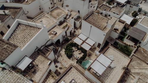 GuestHost - Corte 14 15 - Apartments with terrace and pool, Matino (photo 7)