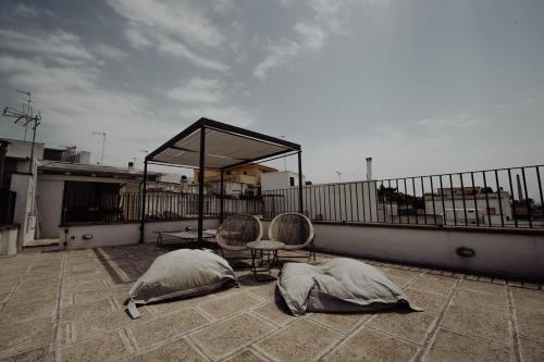 GuestHost - Corte 14 15 - Apartments with terrace and pool, Matino (photo 9)
