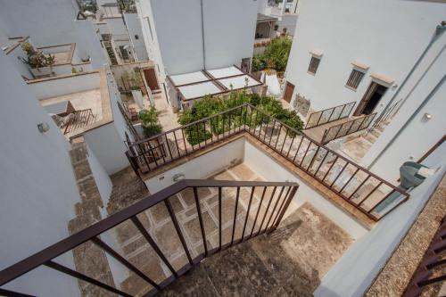 GuestHost - Corte 14 15 - Apartments with terrace and pool, Matino (photo 6)