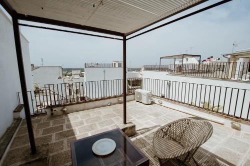 GuestHost - Corte 14 15 - Apartments with terrace and pool, Matino (photo 10)