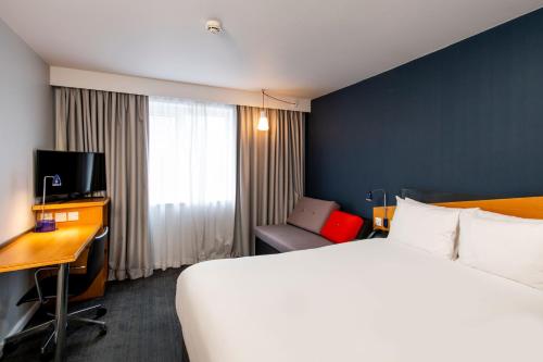 Holiday Inn Express Warwick - Stratford-upon-Avon, an IHG Hotel