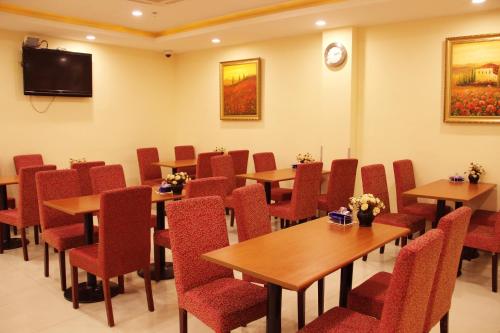 Hanting Express Mianyang Wuyi Square Branch