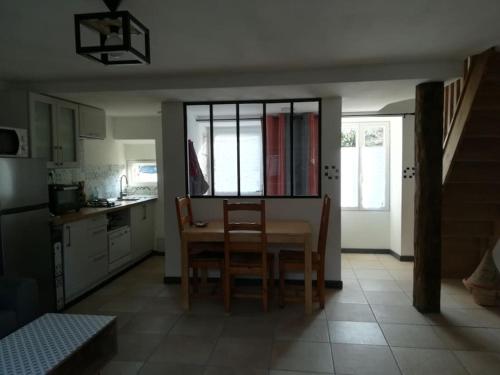 Iekārtas, Gîte indépendant neuf, idéal vacances nature au calme, proche rivières, N147 & Civaux (Gite independant neuf, ideal vacances nature au calme, proche rivieres, N147 & Civaux) in Lusaka Lešato