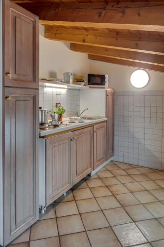 One-Bedroom Apartment Classic - Attic image 5