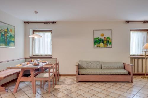 Two-Bedroom Apartment Comfort image 6