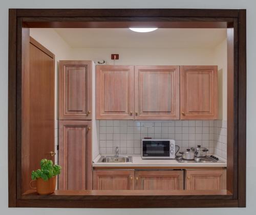 Two-Bedroom Apartment Comfort image 5