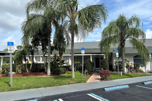 Best Western Cocoa Inn - image 14