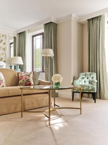 479163867 The Dorchester - Dorchester Collection