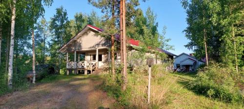 Pulla Karvisen Maatilamatkailussa - Hotel - Ruokola