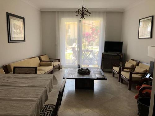 Calis Beach Apartment in Seafront Estate