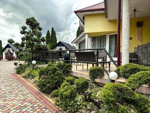 Koral Hotel in Verkhnii Koropets'