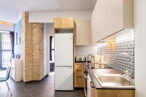 New and Modern Apartment with Comfy Beds, Valencia (photo 8)