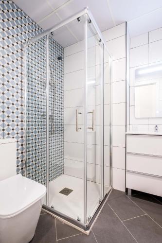 New and Modern Apartment with Comfy Beds, Valencia (photo 9)