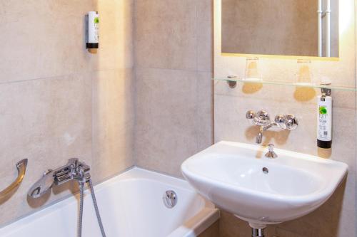 Hotel Drake-Longchamp - image 13