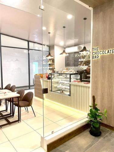 食べ物/飲み物, Tranquility in the Midst of Vibrance in ナイロビ