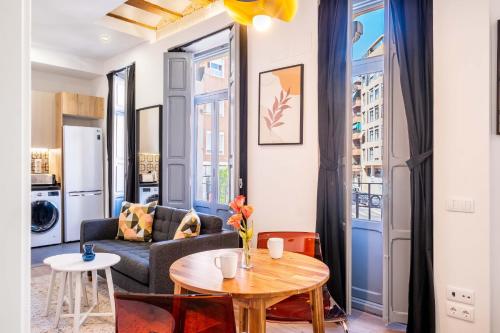 Classy Studio Apartment with Unique Design, Valencia (photo 6)