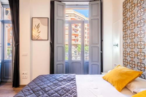 Classy Studio Apartment with Unique Design, Valencia (photo 7)