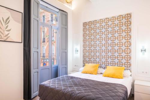 Classy Studio Apartment with Unique Design, Valencia (photo 8)