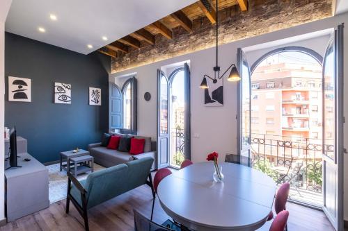 Spacious Penthouse with Massive Terrace, Valencia (photo 2)