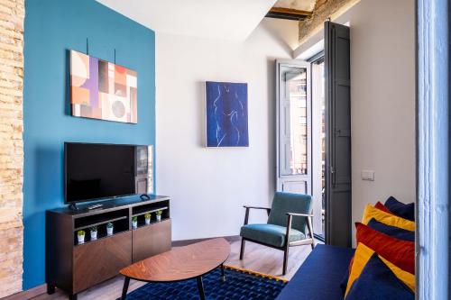 Well Lit and Creatively Designed Apartment, Valencia (photo 5)