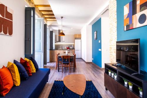 Well Lit and Creatively Designed Apartment, Valencia (photo 7)
