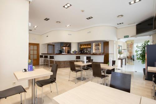 Bar/lounge, Hotel Porcel Torre Garden in Ciudad Lineal