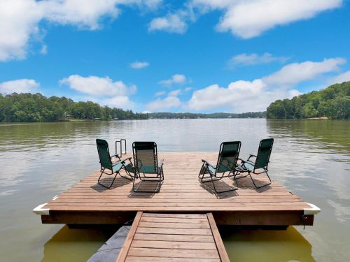 Lakefront Lodge with King Beds and Game Lounge