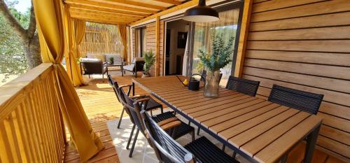 2 bedrooms, 4 beds