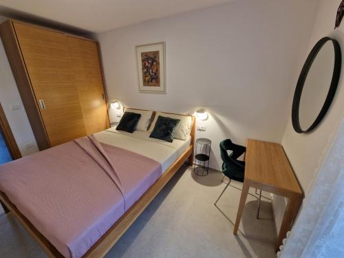 Two-Bedroom Apartment with Balcony image 8