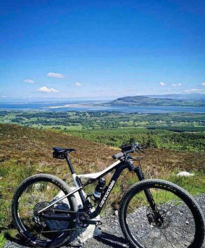 Beautiful 3 Bedroom House in Coolaney Village County Sligo in คอลลูนีย์