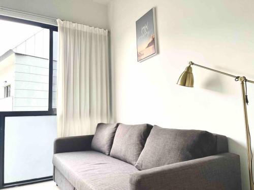 Centralize Stylish Loft Apartment Near MRT 市中心全景屋