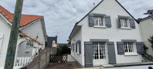 House with beautiful garden close to the sea - Location saisonnière - Le Pouliguen