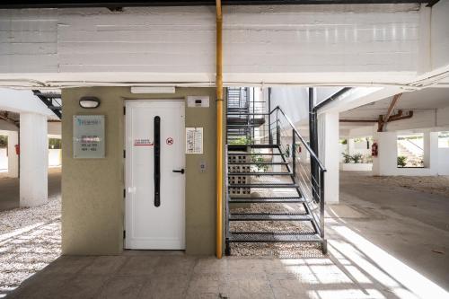 One-Bedroom Apartment image 7