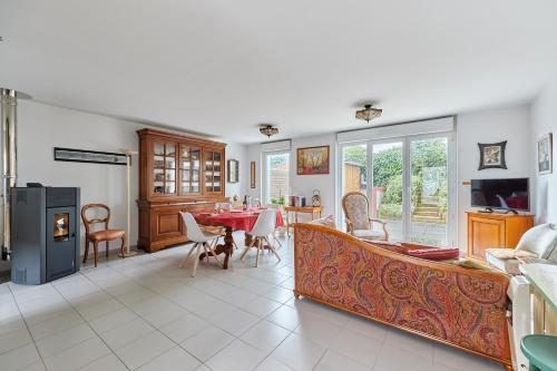 Les Rochambelles - Maison avec terrasse in La Grace De Dieu