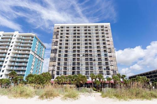 Oceanfront Studio Minutes to Downtown Myrtle Beach