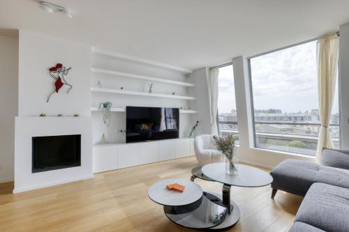 Luxury Penthouse with A/C Terrace & View-Le Marais, Paryż (zdjęcie 3)