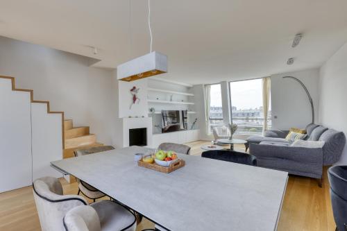 Luxury Penthouse with A/C Terrace & View-Le Marais, Paryż (zdjęcie 6)