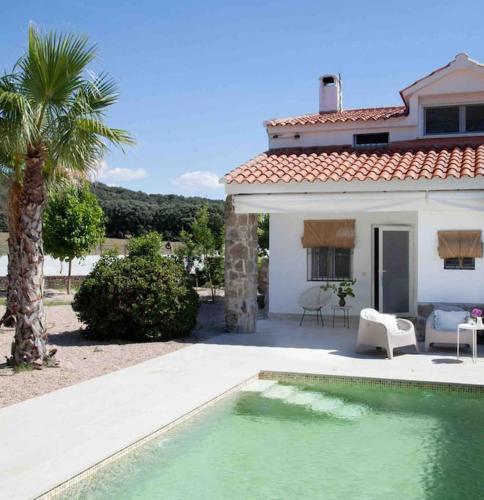 Finca Venta Viñas, piscina privada. Toledo. Nueva. gîte à louer Mejorada