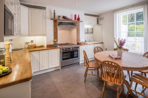 kök, Cliffhanger 18 Castle Road in Norra Cowes